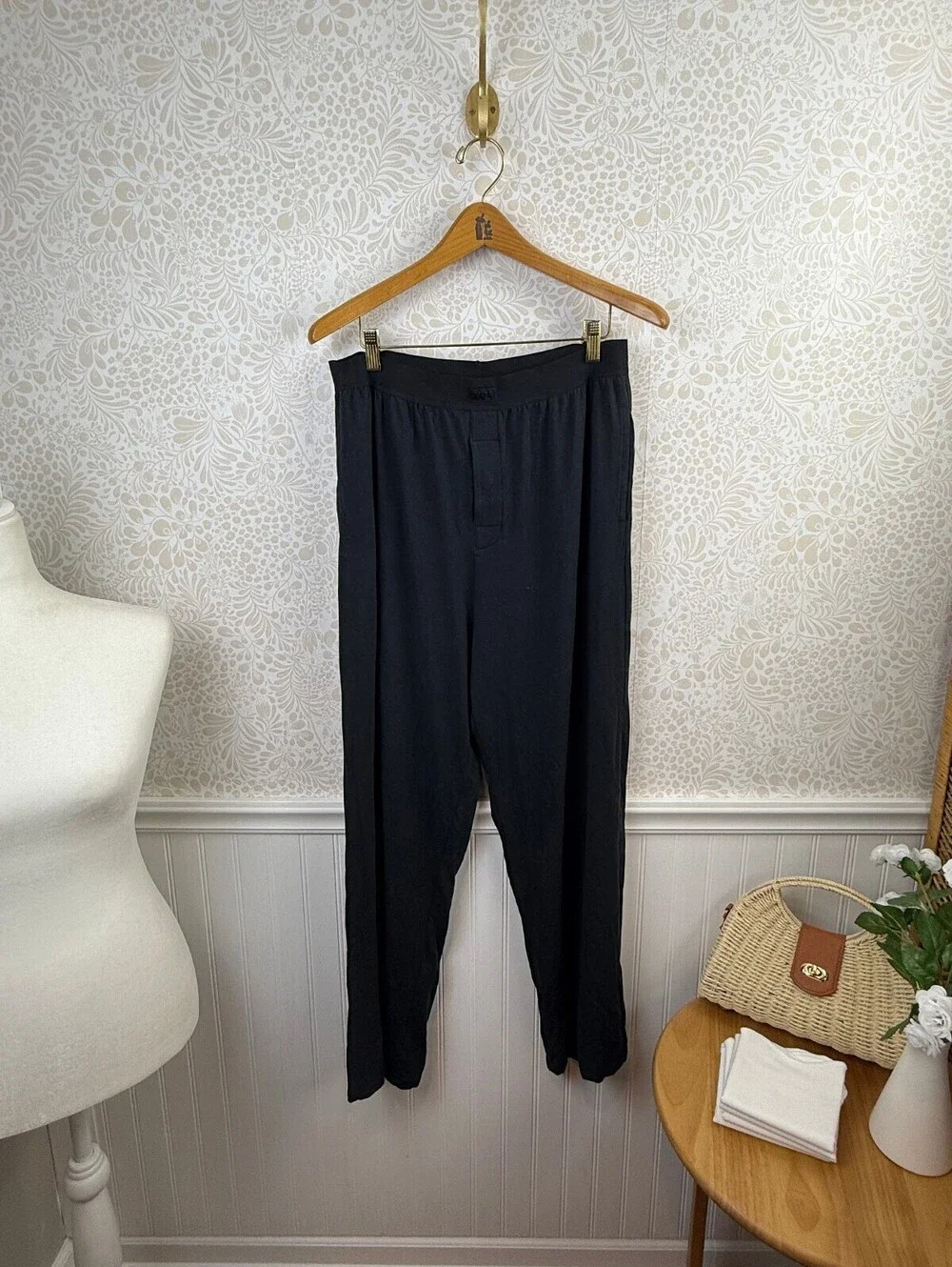 SKIMS Black Onyx Unisex Boyfriend Loose Lightweight Pants - Size - Medium